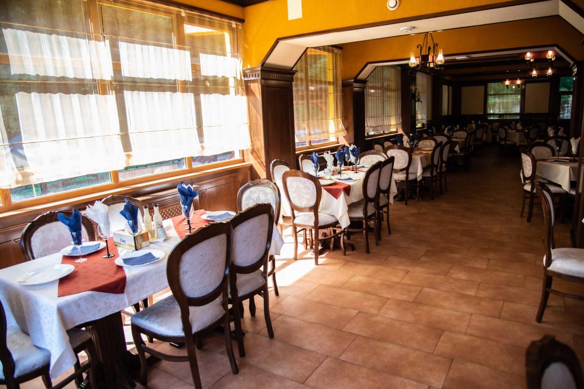 Hotel Trei Brazi Băile Olăneşti Екстериор снимка