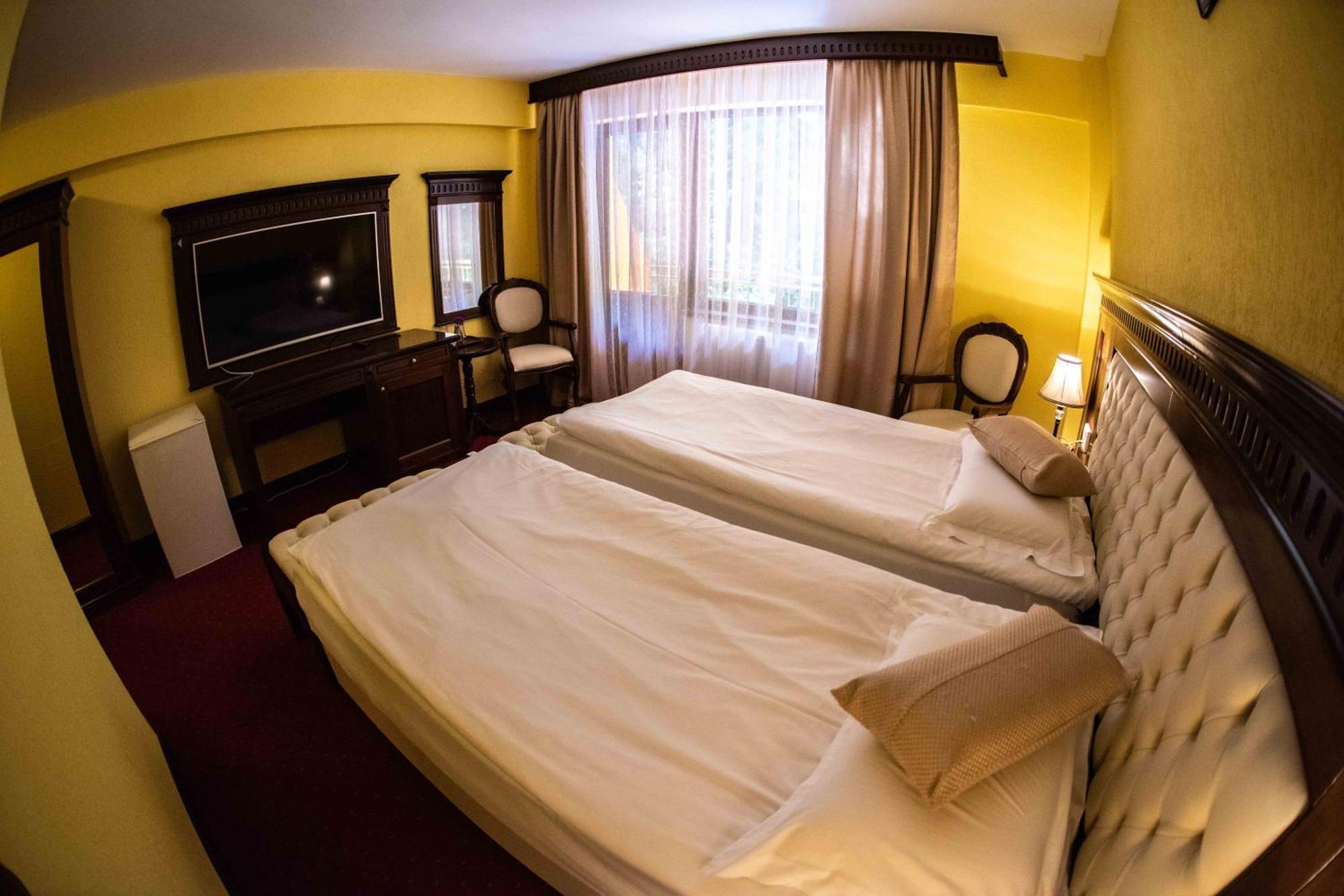 Hotel Trei Brazi Băile Olăneşti Екстериор снимка
