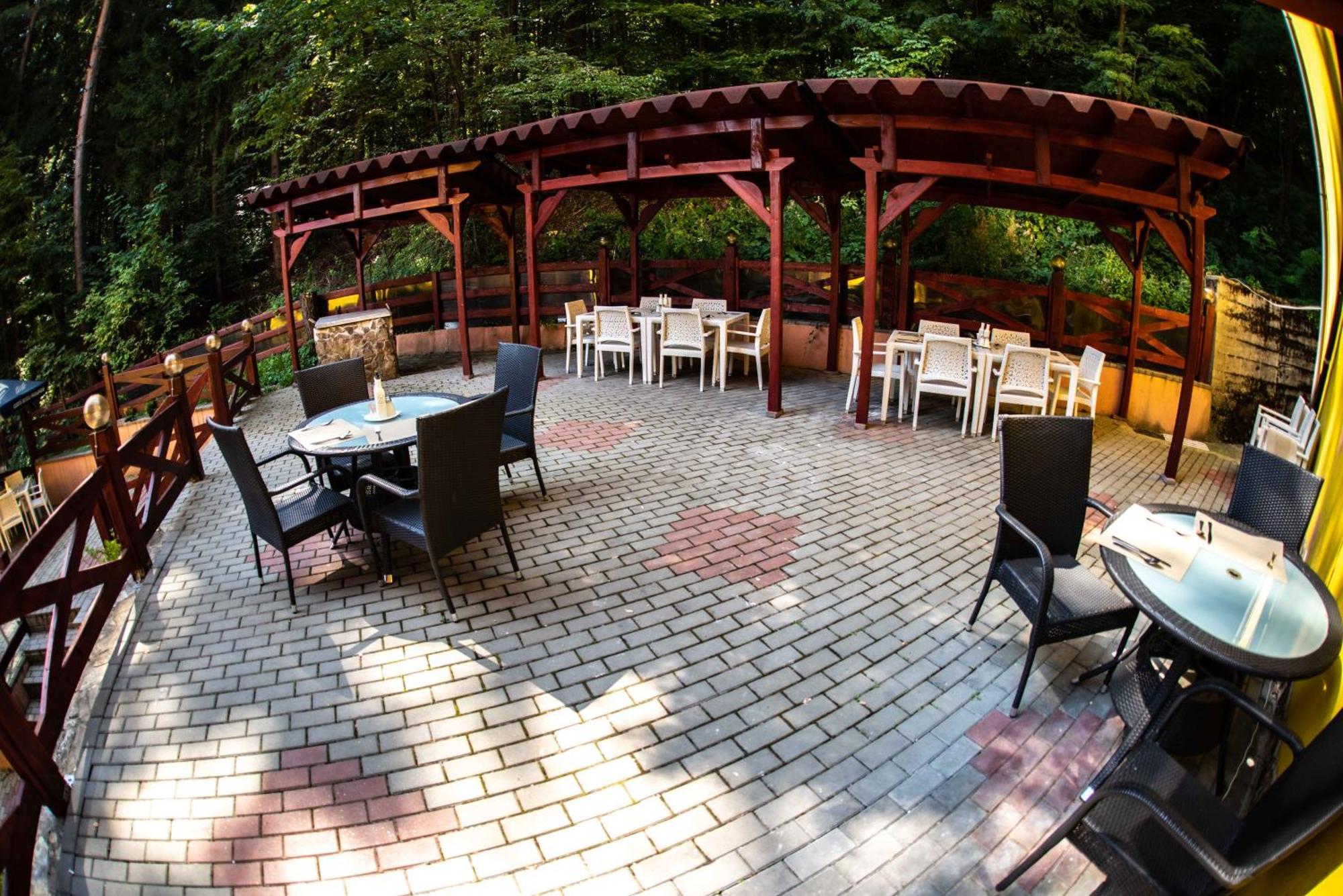 Hotel Trei Brazi Băile Olăneşti Екстериор снимка