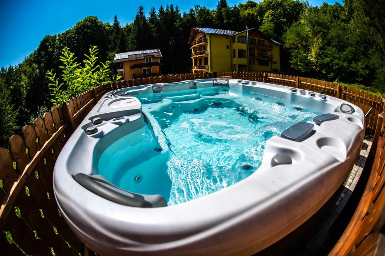 Hotel Trei Brazi Băile Olăneşti Екстериор снимка